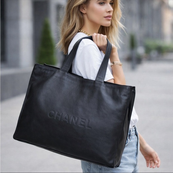 CHANEL Handbags - Authentic CHANEL black lambskin leather large tote bag